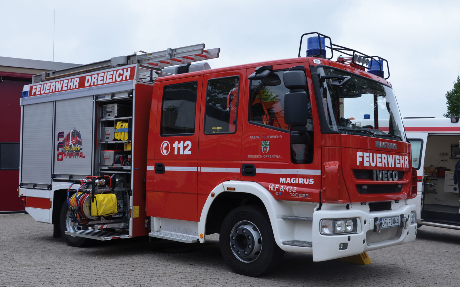 Das HLF 10/6 vor dem Feuerwehrhaus 2014 (jbr)