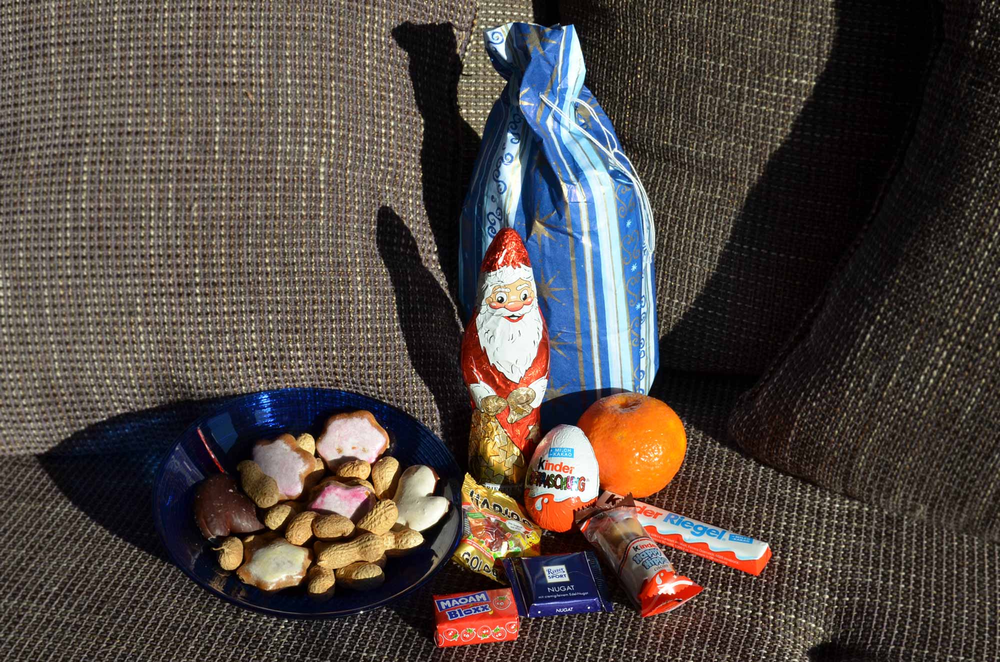 Der Inhalt der Geschenktüte diesen Jahres einmal ausgepackt (jbr)